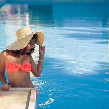 Two Brothers & Apts 4*