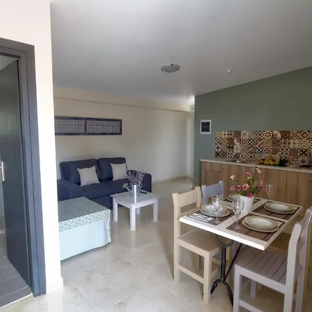 Two Brothers & Apts Καλαμάκι