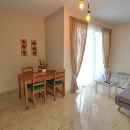 Ξενοδοχείο με διαμερίσματα Two Brothers & Apts Καλαμάκι