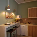 Two Brothers & Apts Apart Otel Kalamákion
