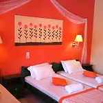 Two Brothers & Apts Apart Otel 4*