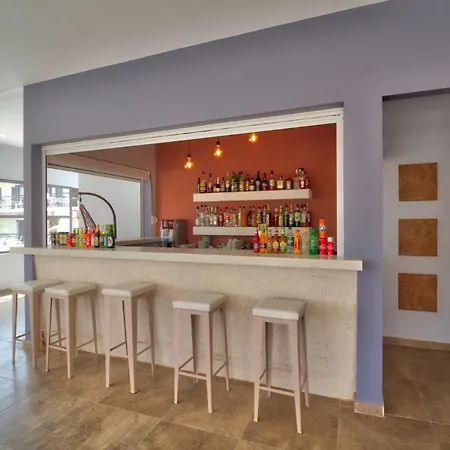 Two Brothers & Apts Apartmanhotel