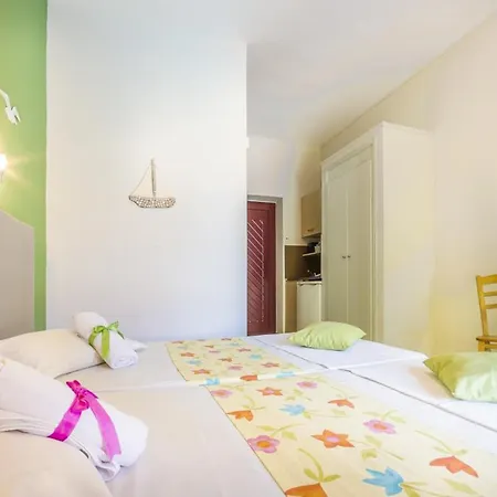 Two Brothers & Apts Apartmanhotel