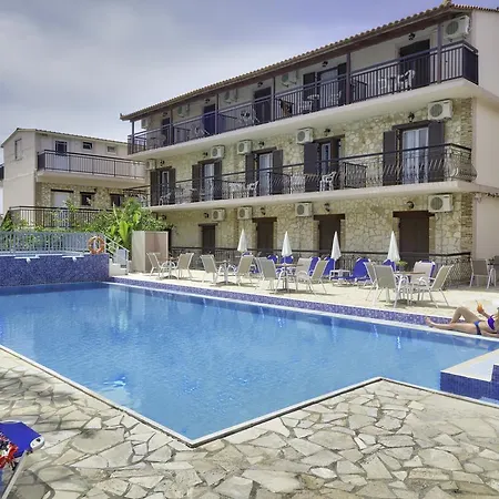 Two Brothers & Apts Aparthotel 3*