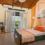 Hotel de apartamente Two Brothers & Apts 4*