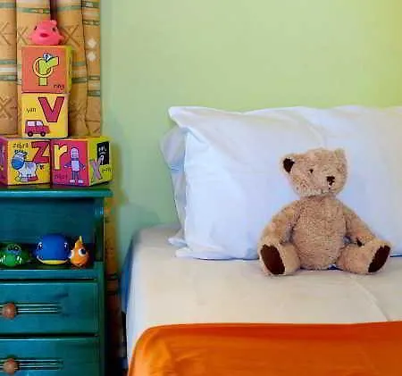 Two Brothers & Apts 4*