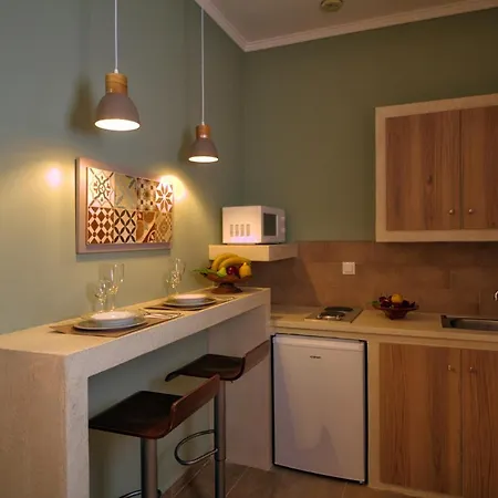 Two Brothers & Apts Apart Otel Kalamákion