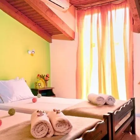 Two Brothers & Apts 4*