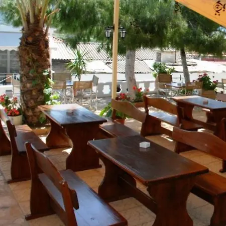 Two Brothers & Apts 4*